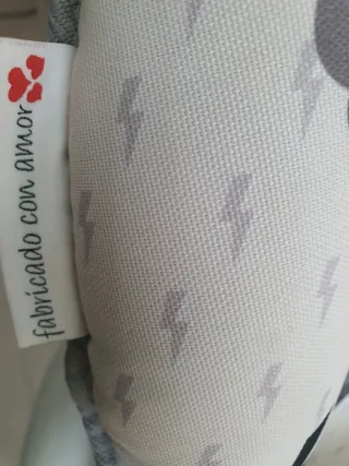 Silla de comer para bebé alta gris y blanca