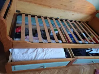 Cama diván con cajones de almacenaje