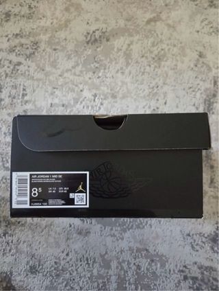 Air Jordan 1 Mid SE