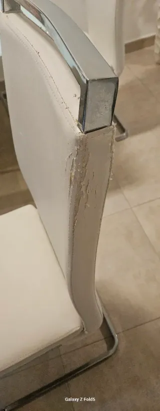 Silla Polipiel Blanca y Metal