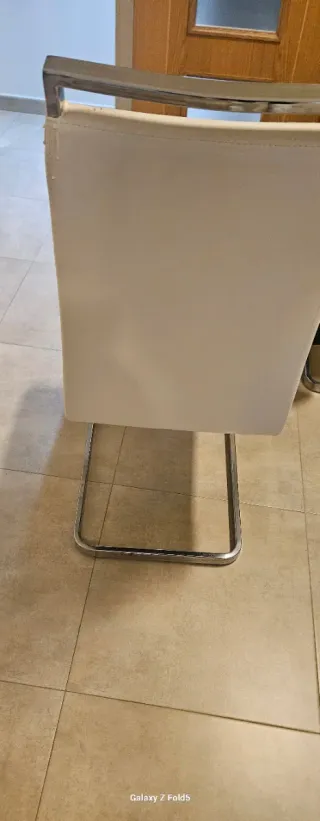 Silla Polipiel Blanca y Metal