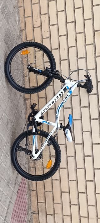 Bicicleta Kross Level Mini 2.0 2023. 20 pulgadas.