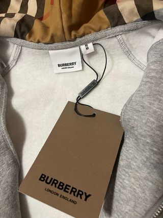 Sudadera Burberry Gris con Capucha y Cremallera