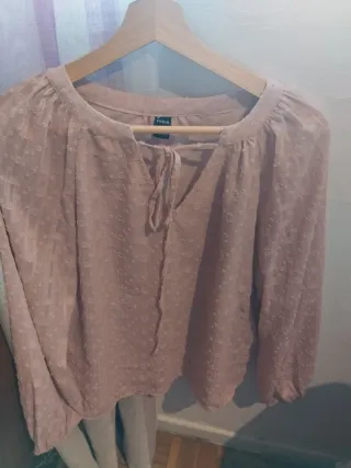 Camisa a cuadros roja y negra y blusa rosa.nuevas