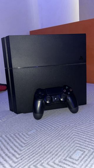PS4 1TB Negra + Mando + PS PLUS y +300€ en juegos
