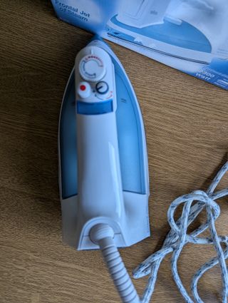 Plancha Braun Prostyle 2300W y base apoyi