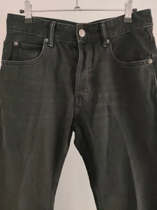 Pantalones vaqueros negros rectos