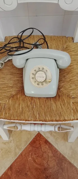 Teléfono antiguo de disco