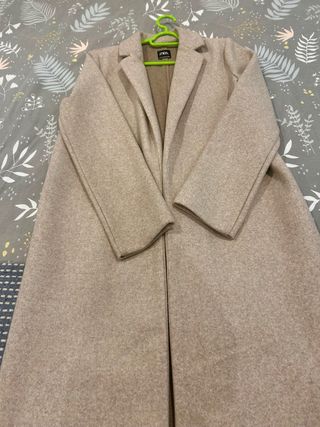 Abrigo largo Zara beige talla única