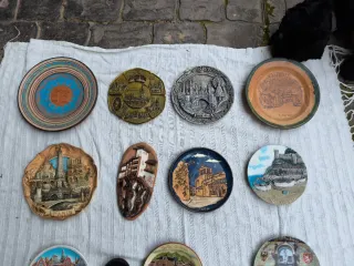 Lote de platos decorativos de cerámica