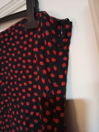 Falda estampada fresas