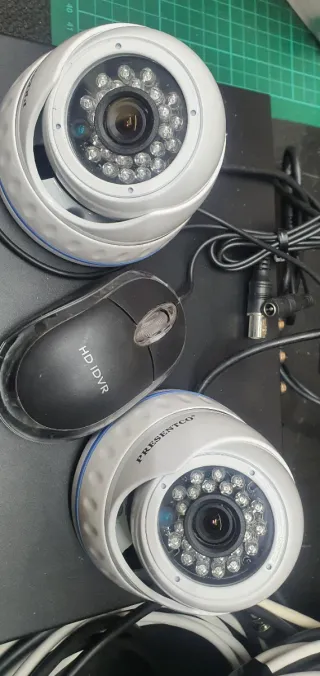 Kit Cámaras Vigilancia PRESENTCO DVR Xmotion