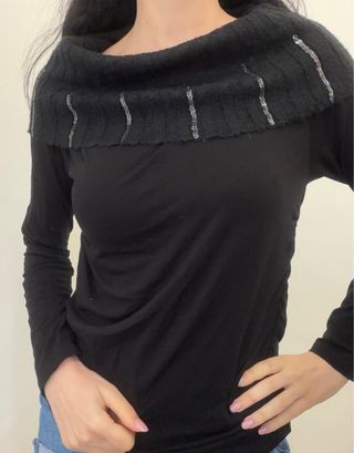 Maglione scollo bardò con paillettes