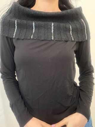 Maglione scollo bardò con paillettes