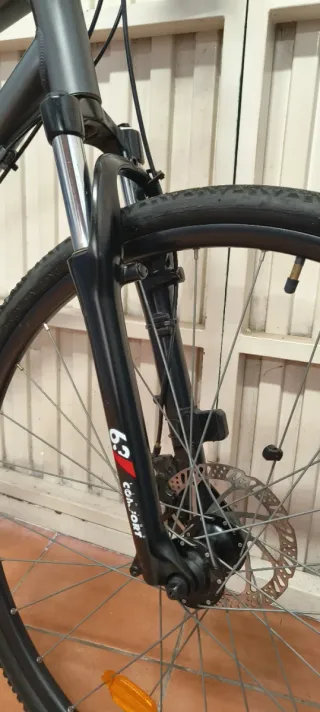 Bicicleta Trekking Aluminio 28 pulgadas 9V B-Twin