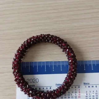 Bracciale fatto a mano con perline di granato