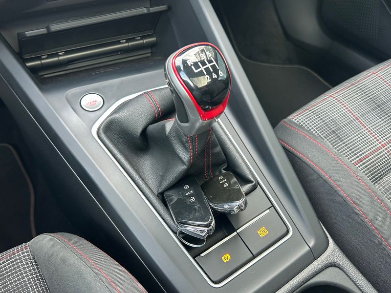 Volkswagen Golf 2021, foto 24