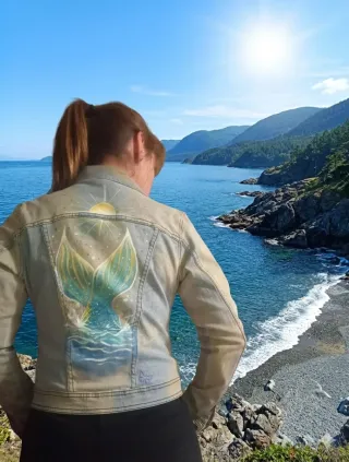 Chaqueta vaquera pintada a mano estilo boho