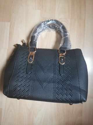 BOLSO JUVENIL NEGRO NUEVO medida ancho unos 24 cm
