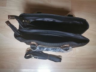BOLSO JUVENIL NEGRO NUEVO medida ancho unos 24 cm