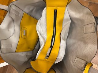 Bolso Carpisa Gris y Amarillo