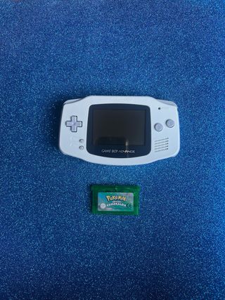 Game Boy Advance + Pokémon Smeraldo