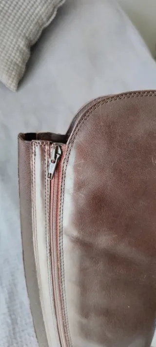 Botas altas de piel Clarks marrones