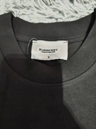 Camiseta Burberry Negra con Logo Caballo Azul