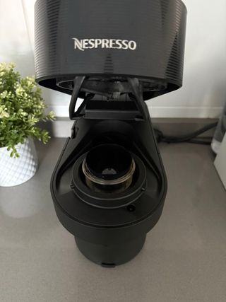 Cafetera Nespresso DeLonghi Negra