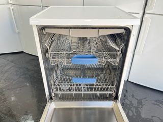 LAVAVAJILLAS BOSCH 3 BANDEJAS A+++. COMO NUEVO