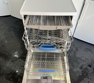 LAVAVAJILLAS BOSCH 3 BANDEJAS A+++. COMO NUEVO