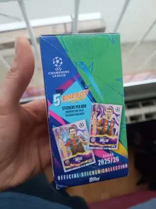 Caja Stickers Champions League 2025/26