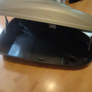 Cofre maletero coche