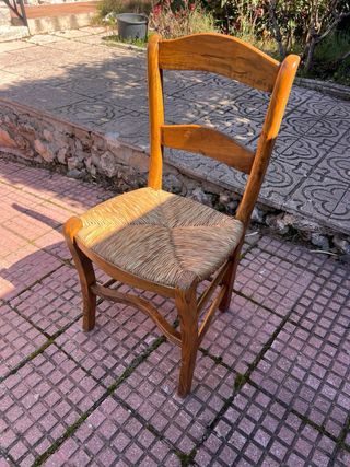 Conjunto rustico de mesas y sillas