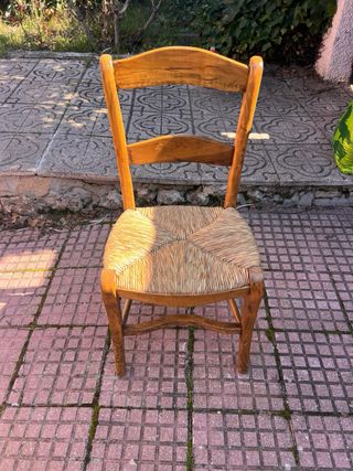 Conjunto rustico de mesas y sillas