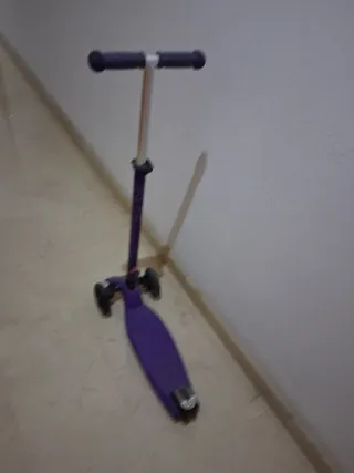 Patinete Micro 3 Ruedas Morado.