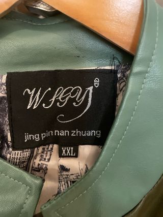 Chaqueta verde efecto piel