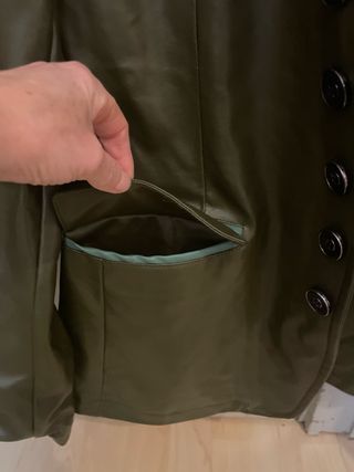 Chaqueta verde efecto piel