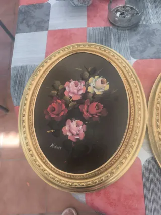 Dos cuadros al óleo de rosas
