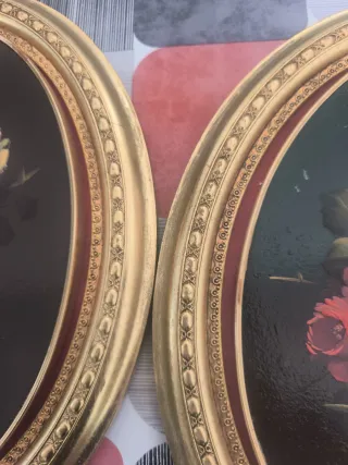 Dos cuadros al óleo de rosas