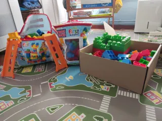 Mega Bloks Construcción + Mesa de construcción