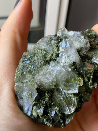 Raro epidoto con quarzo