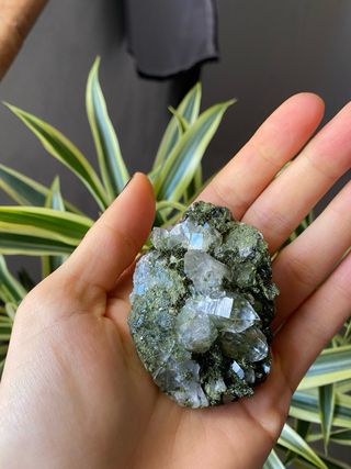 Raro epidoto con quarzo