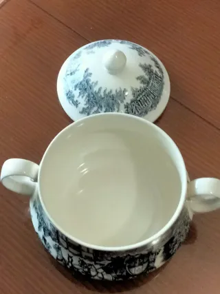 Sopera antigua marca San Claudio