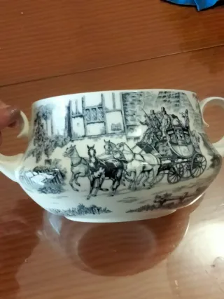 Sopera antigua marca San Claudio