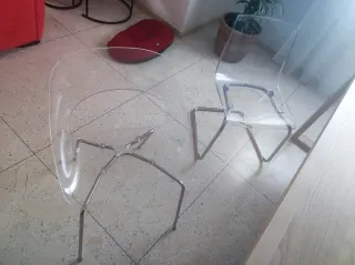 Cuatro sillas transparentes Ikea Corte Inglés