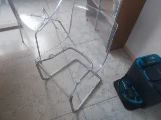 Cuatro sillas transparentes Ikea Corte Inglés