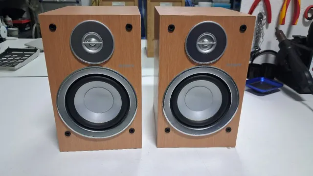 Pareja Altavoces Sony Marrones y Beige