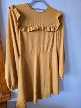 Vestido Zara corto mostaza volantes Talla M
