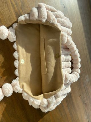 Bolso pelo sintético beige Medidas: cm 46 x 30